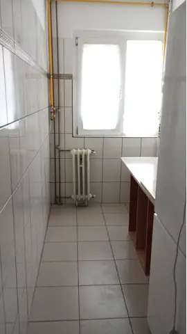 Apartament cu 2 camere nedecomandat