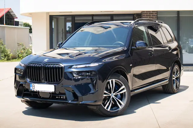 BMW X7 xDrive40i| M Sport 2025|7 locuri|7678 km|Negru