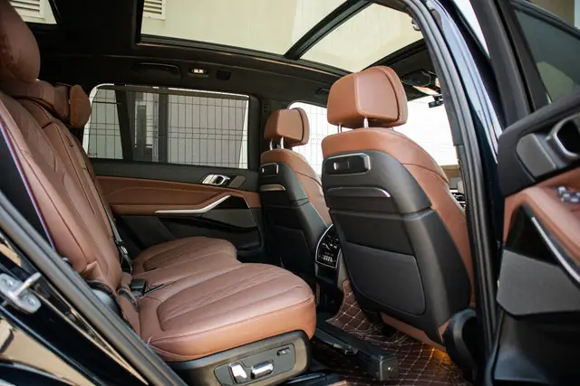 BMW X7 xDrive40i| M Sport 2025|7 locuri|7678 km|Negru