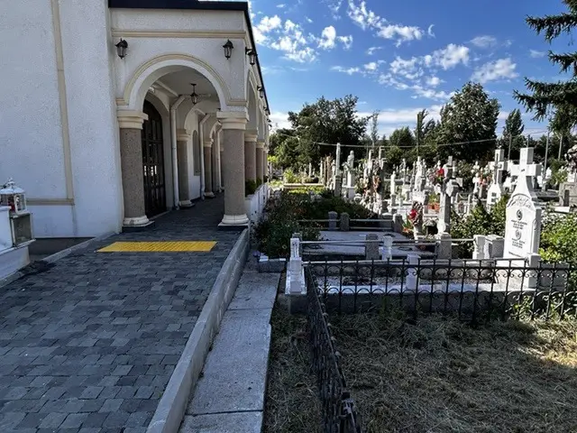 Vand 2 Locuri de Veci Cimitirul Eroilor Buzau