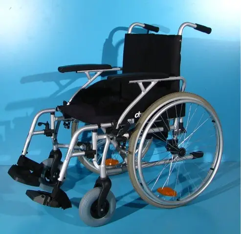 Scaun cu rotile   Drive - latime sezut 51 cm
