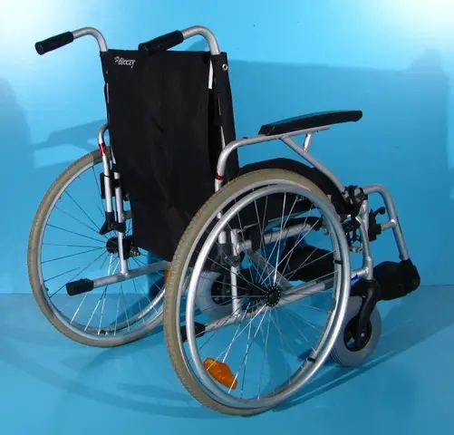 Scaun cu rotile   Drive - latime sezut 51 cm