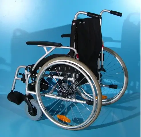 Scaun cu rotile   Drive - latime sezut 51 cm