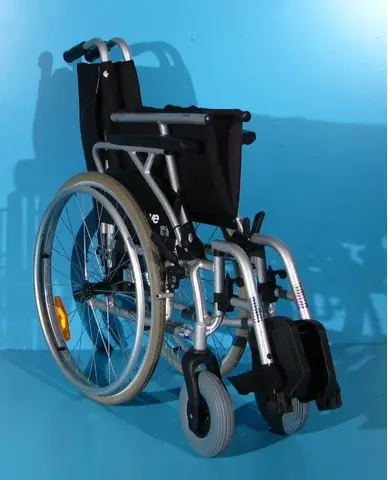 Scaun cu rotile   Drive - latime sezut 51 cm