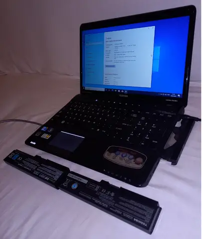 Vand laptop Toshiba Satelite A665 i7 Q740 6 Gb RAM HDD