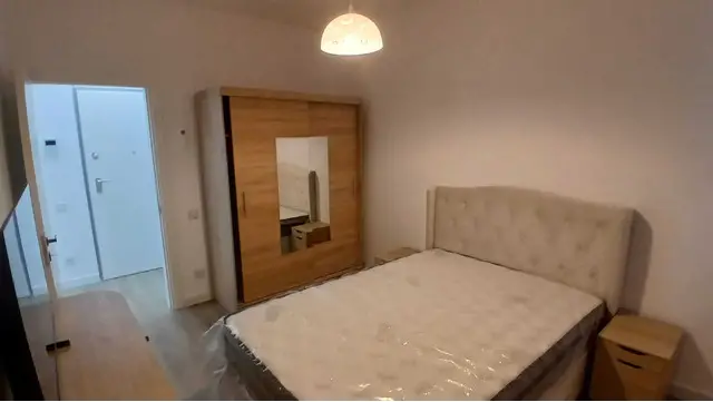 Apartament 3 camere voluntari