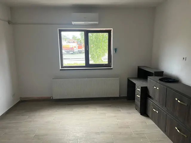 Cladire pentru inchiriere pe 3 nivele