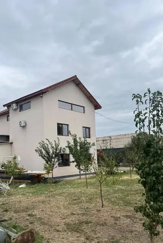 Cladire pentru inchiriere pe 3 nivele