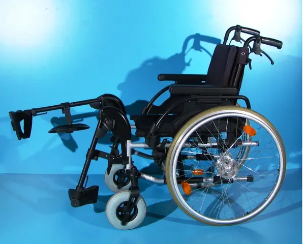 scaun cu rotile din aluminiu handicap
