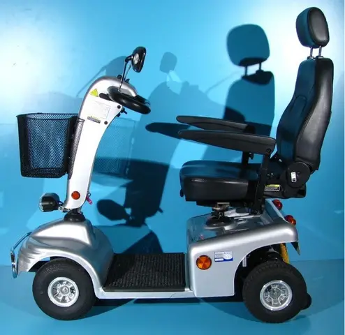 Scuter electric pentru batrani-Shoprider cu 6km h