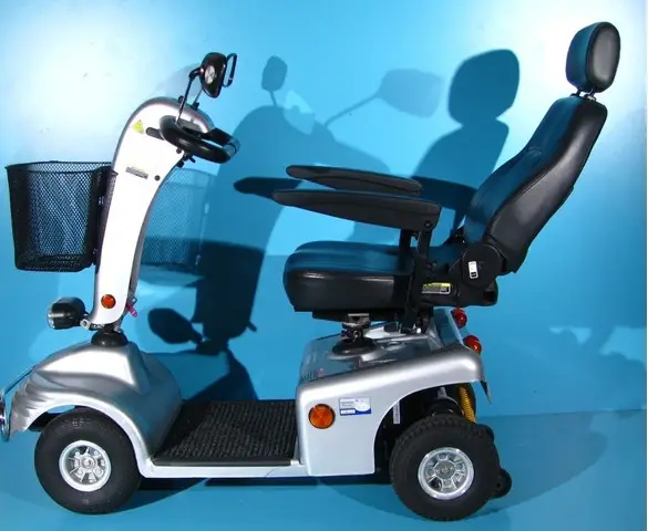 Scuter electric pentru batrani-Shoprider cu 6km h