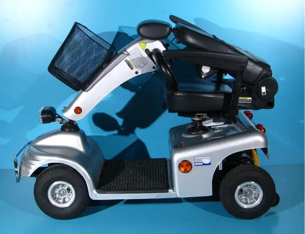 Scuter electric pentru batrani-Shoprider cu 6km h