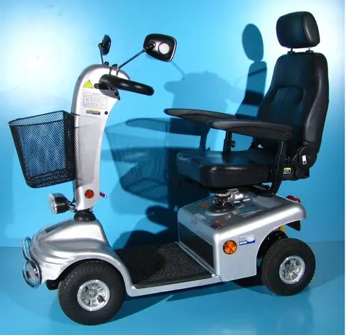 Scuter electric pentru batrani-Shoprider cu 6km h