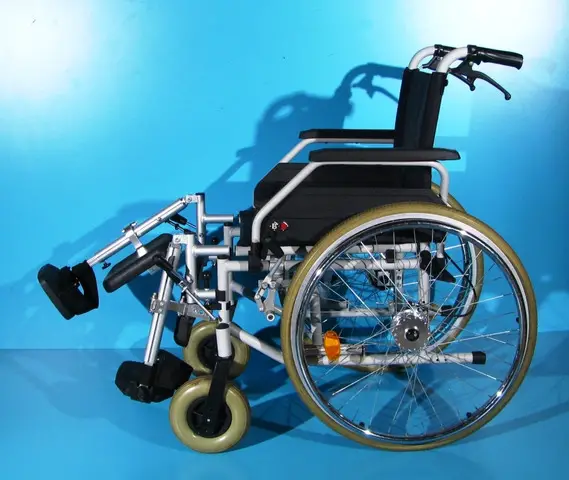 Scaun cu rotile  B+B - latime sezut 43 cm