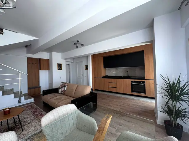 Inchiriez duplex modern, Ansamblul Central Address