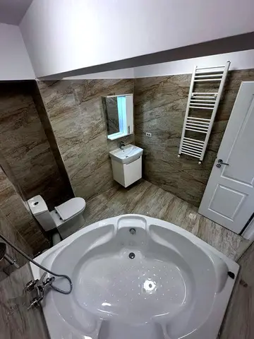 Inchiriez duplex modern, Ansamblul Central Address