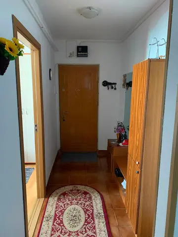 Apartament 3 camere 78 mp piatra Neamt