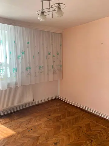 Apartament 3 camere 78 mp piatra Neamt