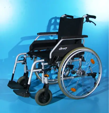 Scaun cu rotile din aluminiu invalizi Drive
