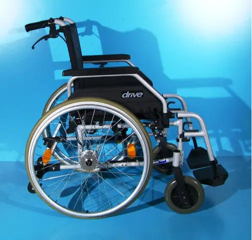 Scaun cu rotile din aluminiu invalizi Drive