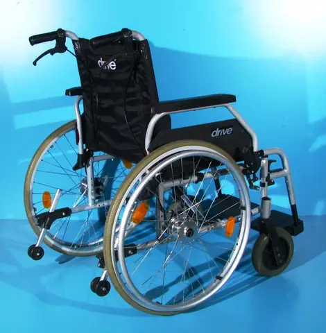 Scaun cu rotile din aluminiu invalizi Drive