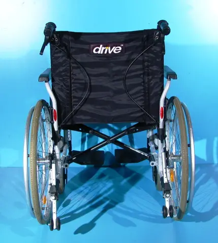 Scaun cu rotile din aluminiu invalizi Drive