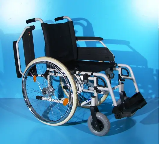 Scaun cu rotile invalizi B+B