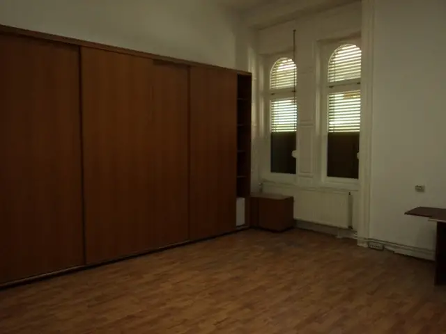 Apt 5 camere renovat, 181mp, Timisoara,  388.000euro