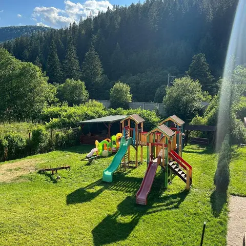 Vindem casa de vacanta pe Valea Prahovei