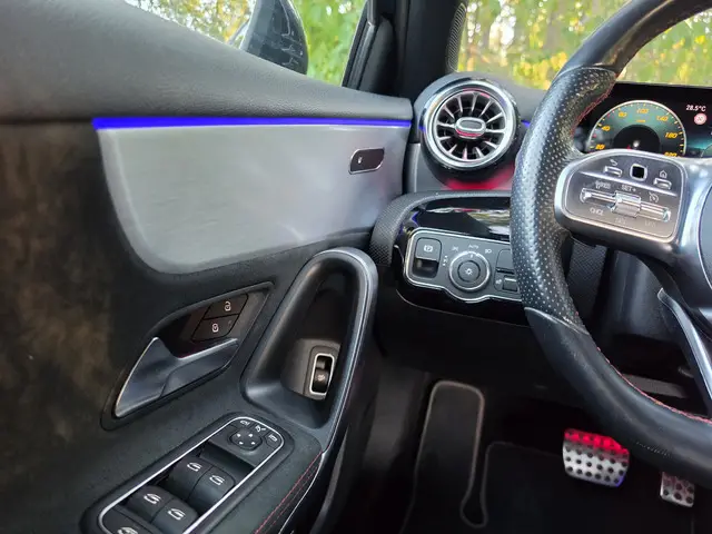 Mercedes A200 AMG line 2021