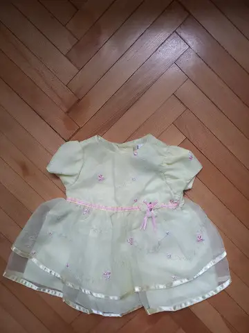 Rochie cu flori brodate foarte FRUMOASA 6-9 luni