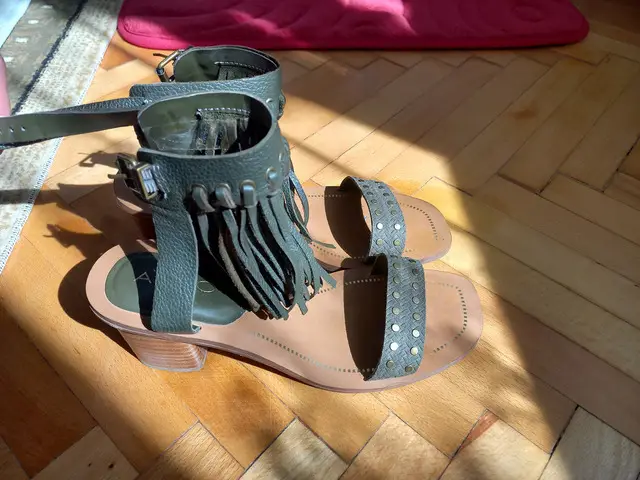 Sandale ALDO piele marimea 38 DEOSEBITE