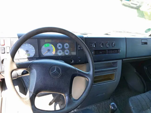 Mercedes Vario basculabil