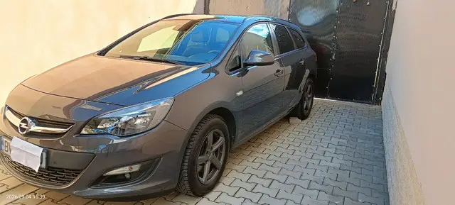 Opel Astra J Sports Tourer