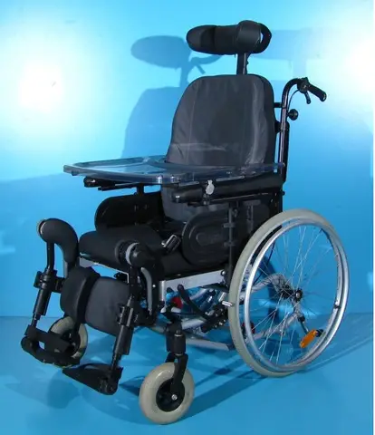 Scaun cu rotile invalizi - Invacare