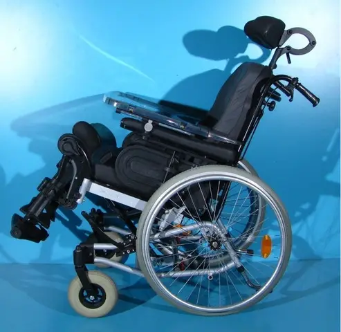 Scaun cu rotile invalizi - Invacare