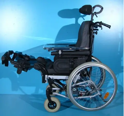 Scaun cu rotile invalizi - Invacare