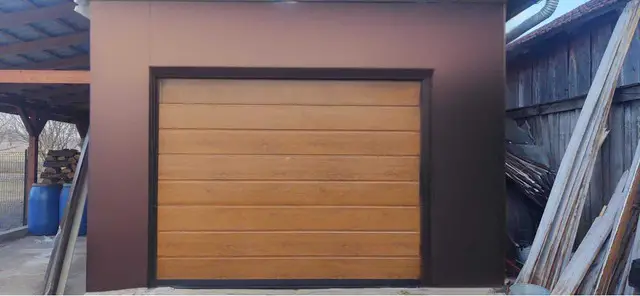 Usa de garaj sectionala Stejar Auriu