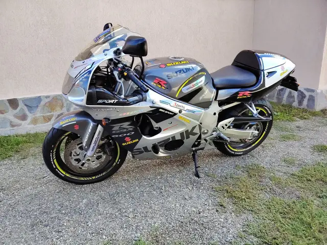 SUZUKI GSXR 600 ! IMPECABIL ! ca NOU