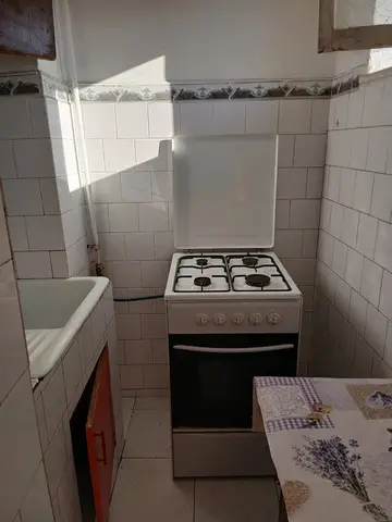 Inchiriez apartament