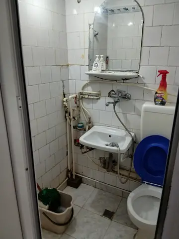 Inchiriez apartament