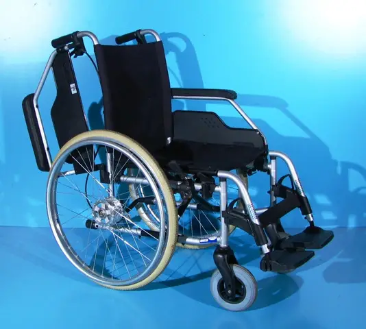 Scaun cu rotile Meyra - latime sezut 44 cm