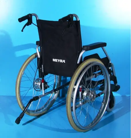 Scaun cu rotile Meyra - latime sezut 44 cm