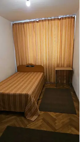 Camera in apartament de 4 camere pentru inchiriat !